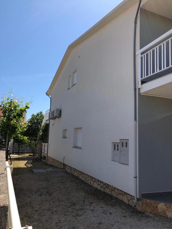 Apartmani Bolero - Obiteljski Odmor Vodice Dış mekan fotoğraf