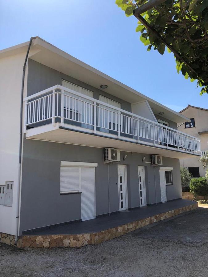 Apartmani Bolero - Obiteljski Odmor Vodice Dış mekan fotoğraf