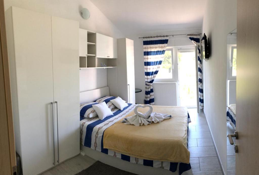Apartmani Bolero - Obiteljski Odmor Vodice Dış mekan fotoğraf