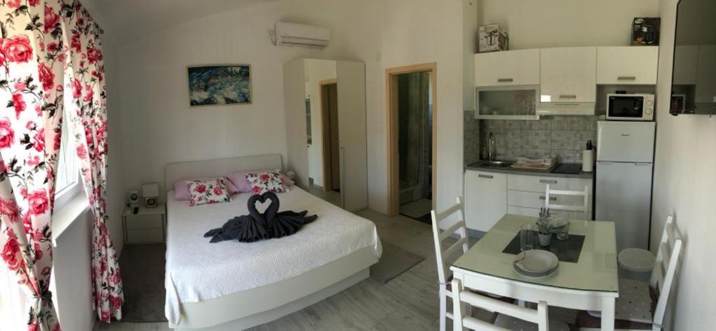 Apartmani Bolero - Obiteljski Odmor Vodice Dış mekan fotoğraf