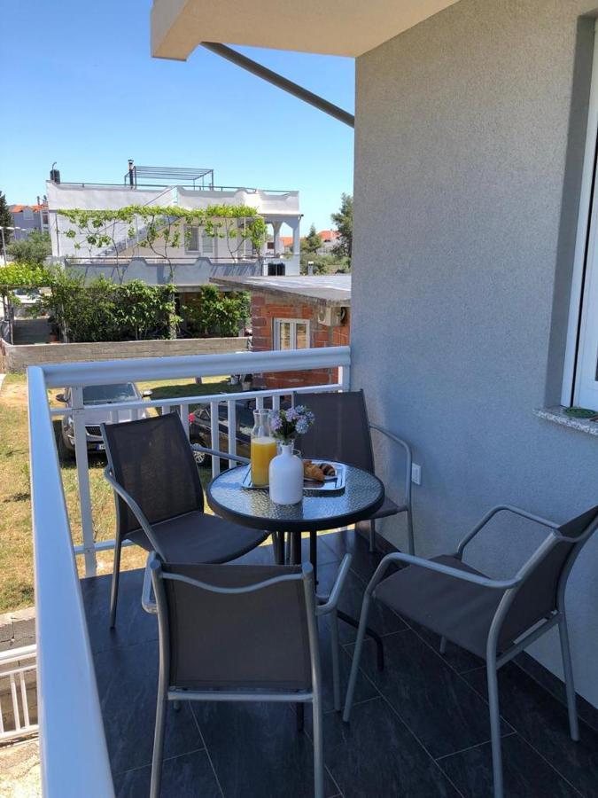 Apartmani Bolero - Obiteljski Odmor Vodice Dış mekan fotoğraf