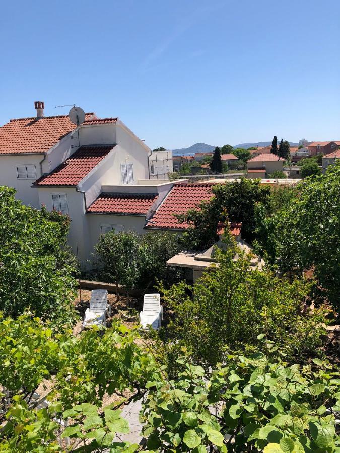 Apartmani Bolero - Obiteljski Odmor Vodice Dış mekan fotoğraf
