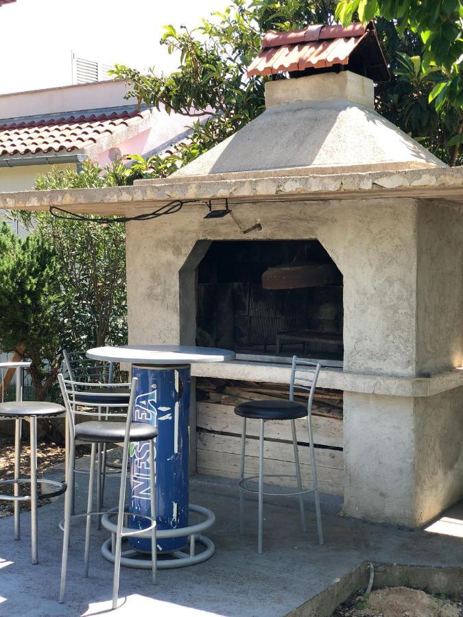 Apartmani Bolero - Obiteljski Odmor Vodice Dış mekan fotoğraf